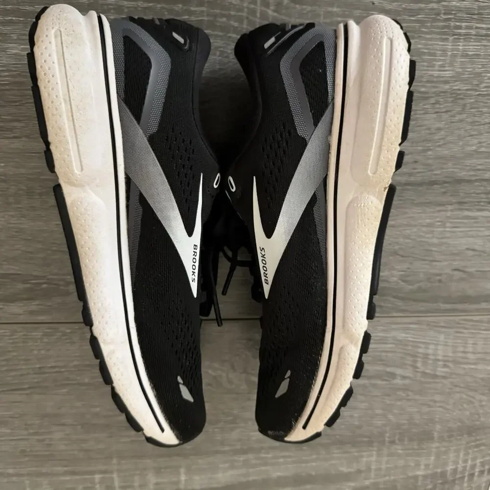 Brooks Ghost 15 Running Shoes Women’s 6.5 Wide D Black White Athletic Sneaker